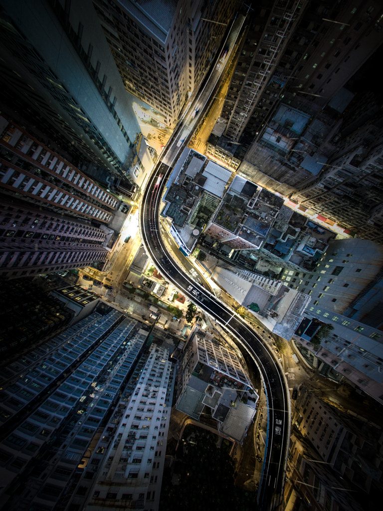 Swerving through the city by Derry Ainsworth on 500px.com