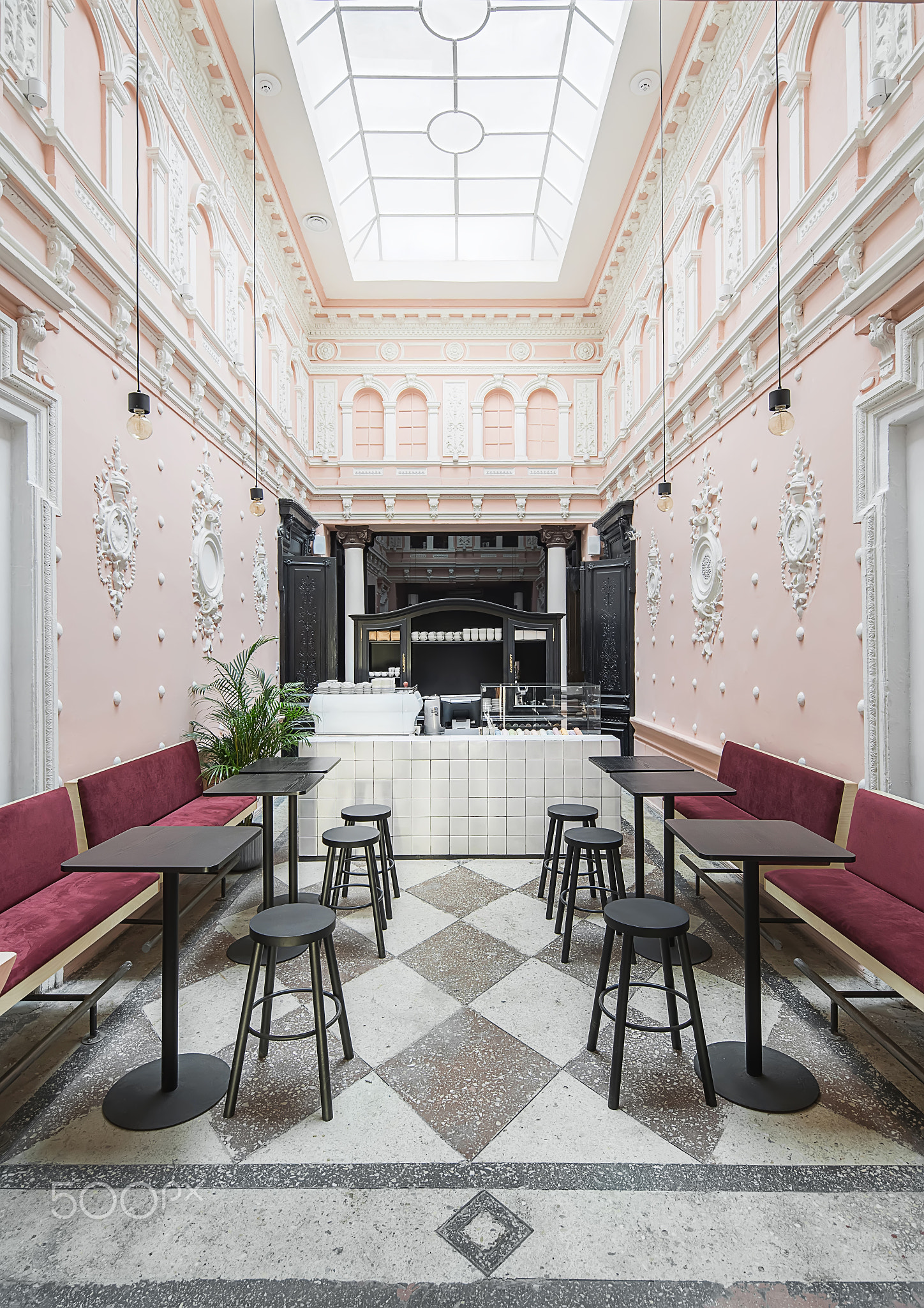 Restaurant with stucco molding