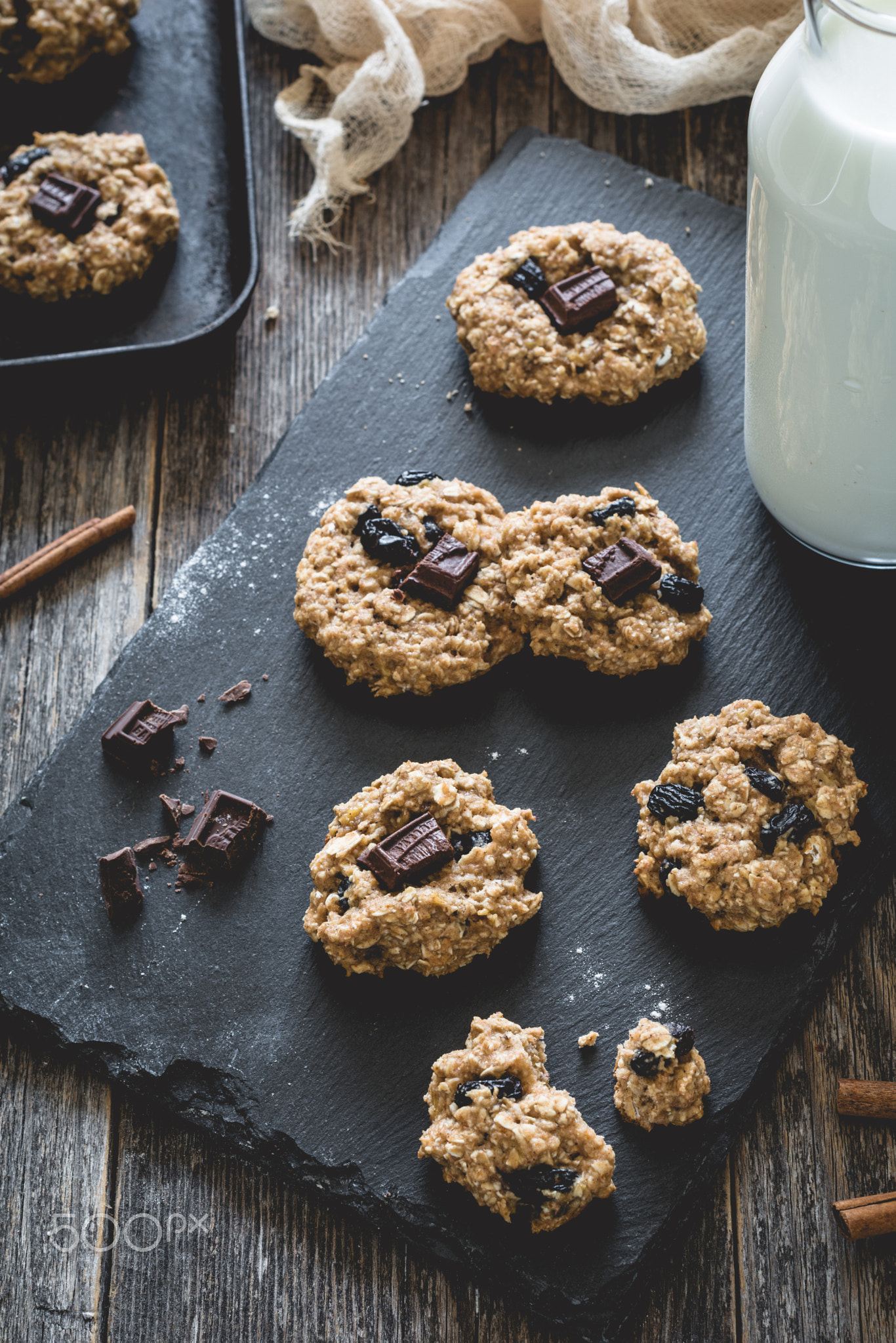 Oatmeal raisin cookies with milk