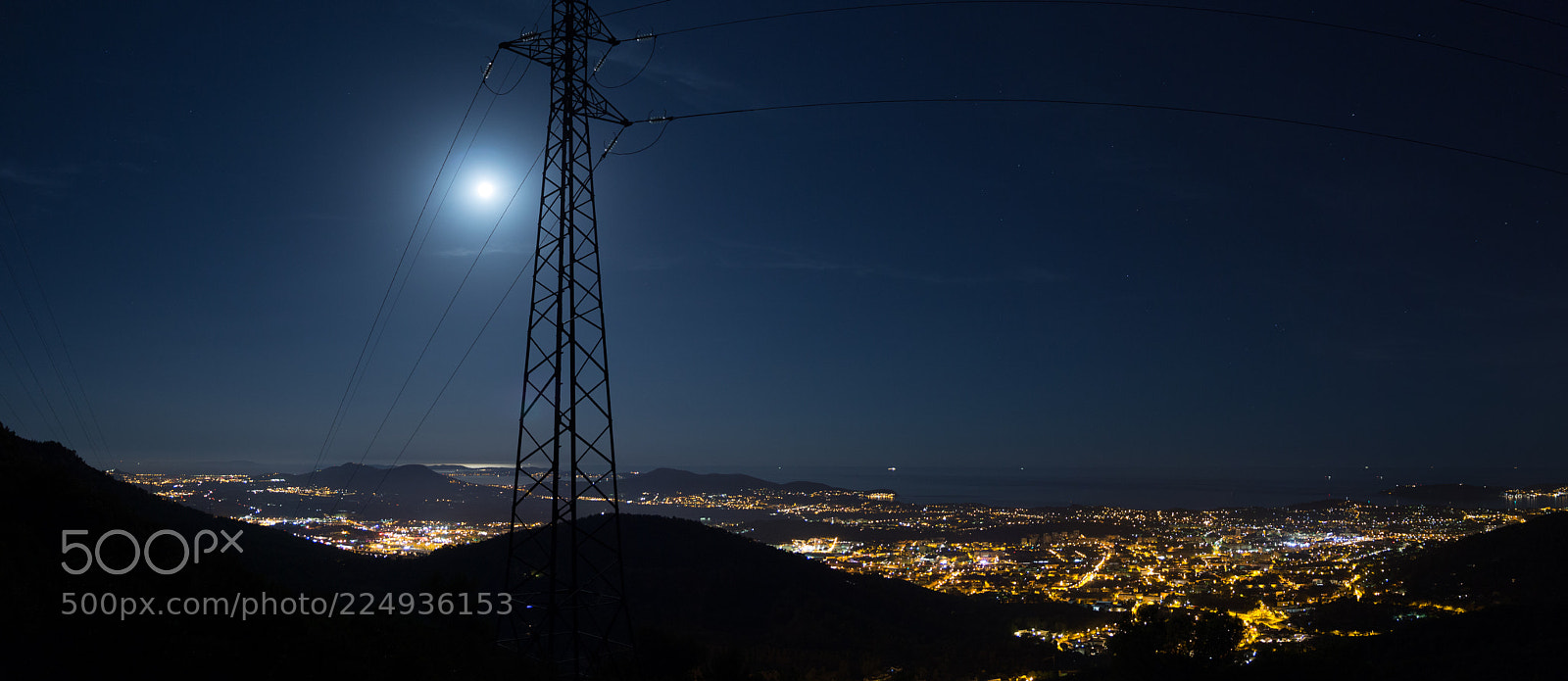 Canon EOS 6D sample photo. Moon over the city photography