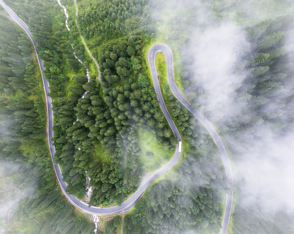 Curves by Chris Herzog on 500px.com