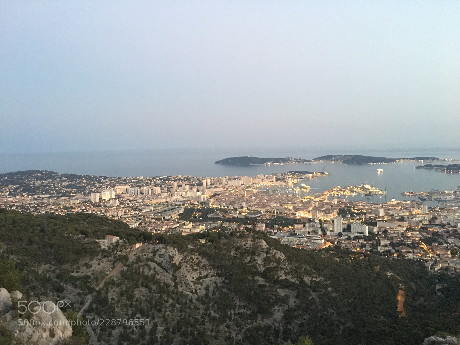 Apple iPhone 6s sample photo. Toulon photography