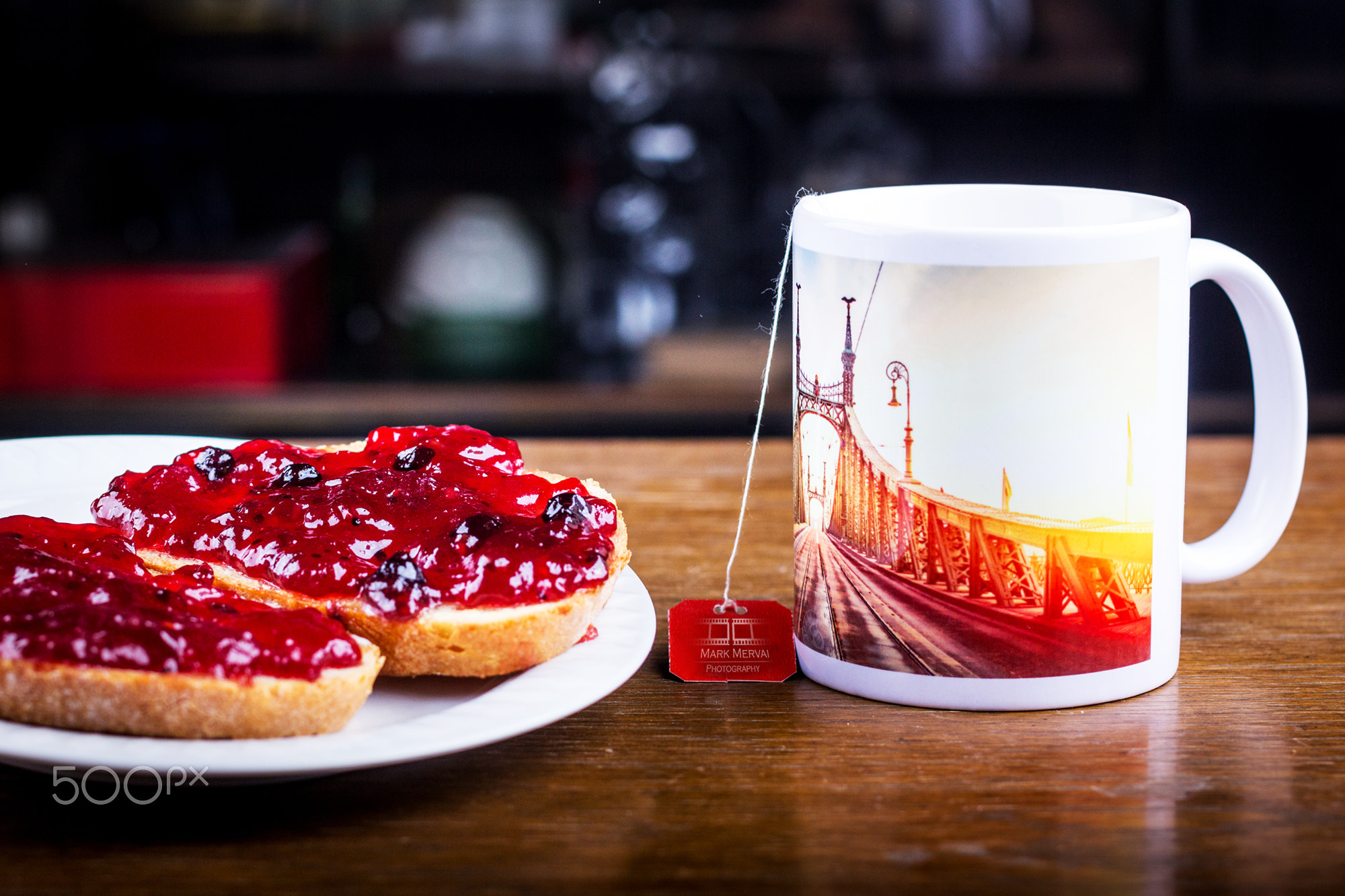 Breakfast with Budapest mugs