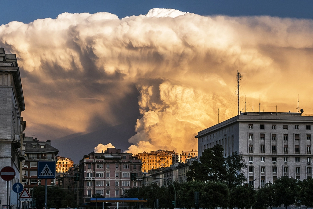 Genoa, just a cloud by Roberto Orlando on 500px.com