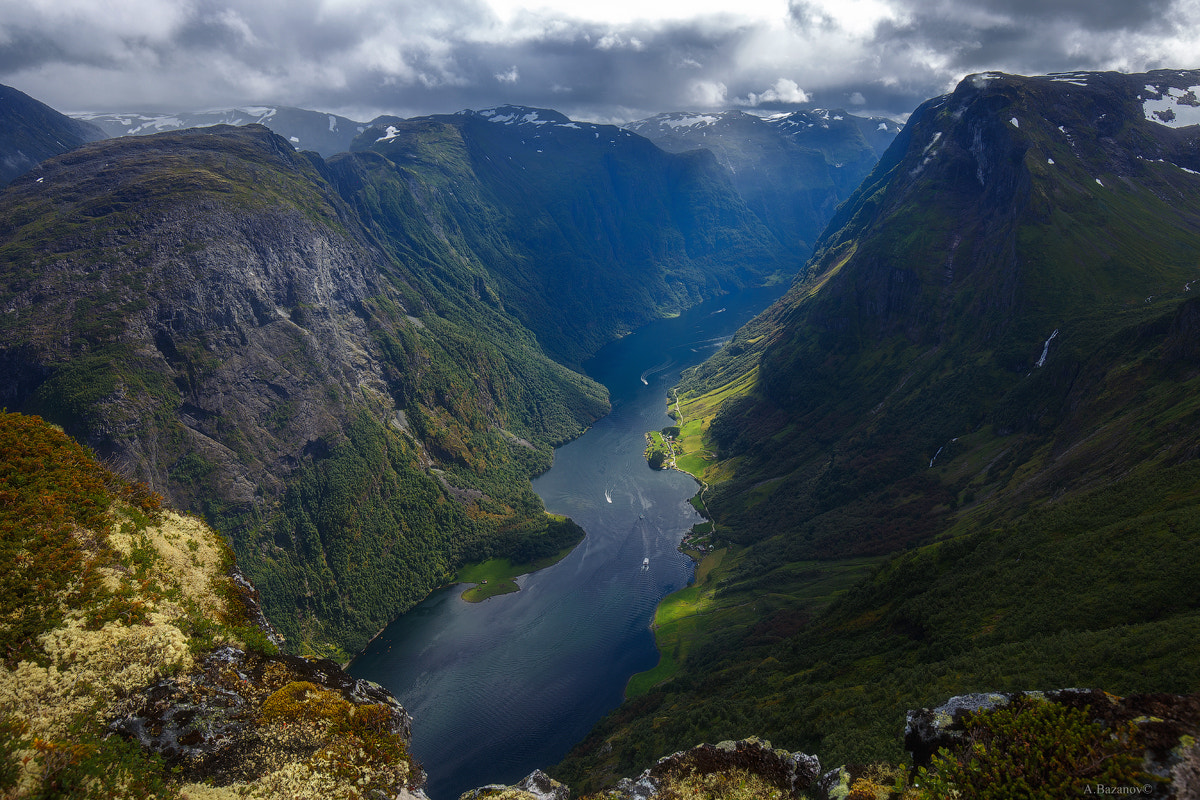 Wind of fjords. Фьорды Норвегии. Согнефьорд Норвегия вид сверху. Маленькая река Фьорд Норвегия. Норвегия Согнефьорд круиз.