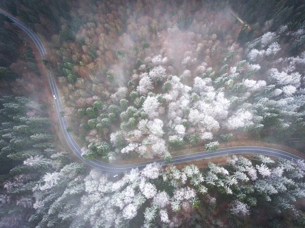 Driving up the seasons by Chris Herzog on 500px.com