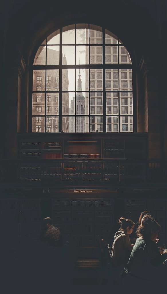 A Peek Over Your Shoulder by Andrea van Ogtrop on 500px.com