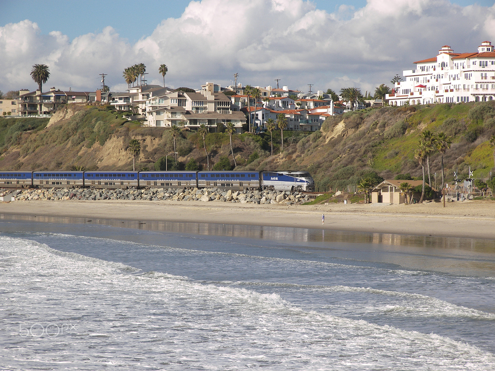 Kodak P880 ZOOM DIGITAL CAMERA sample photo. Surfliner in san clemente photography