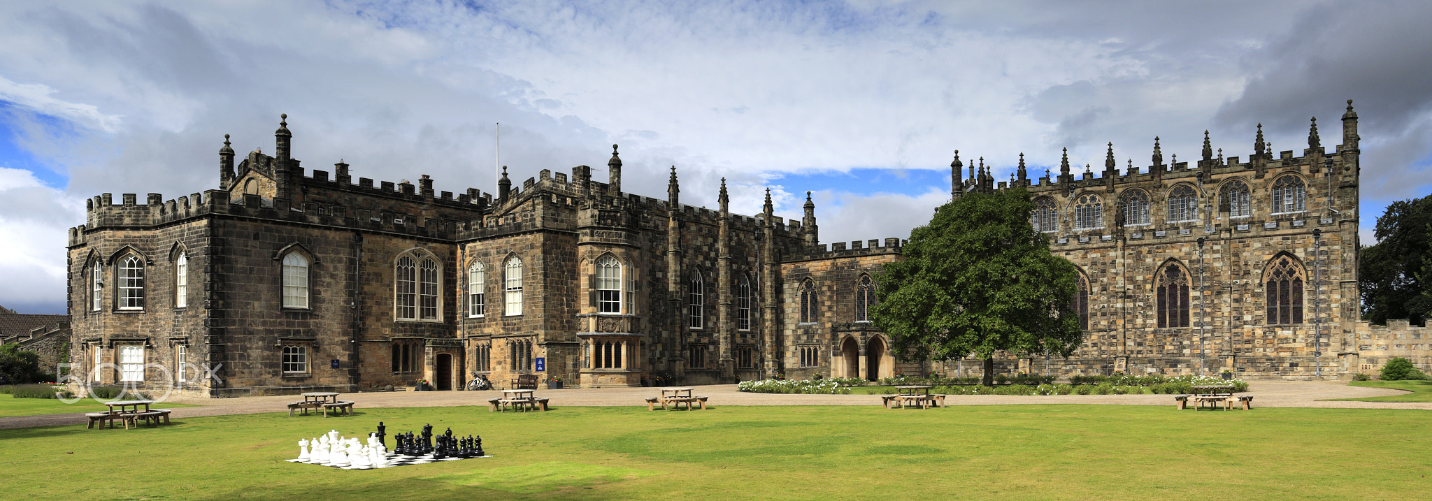 Summer, Auckland Castle, Bishop Auckland town, County Durham, En