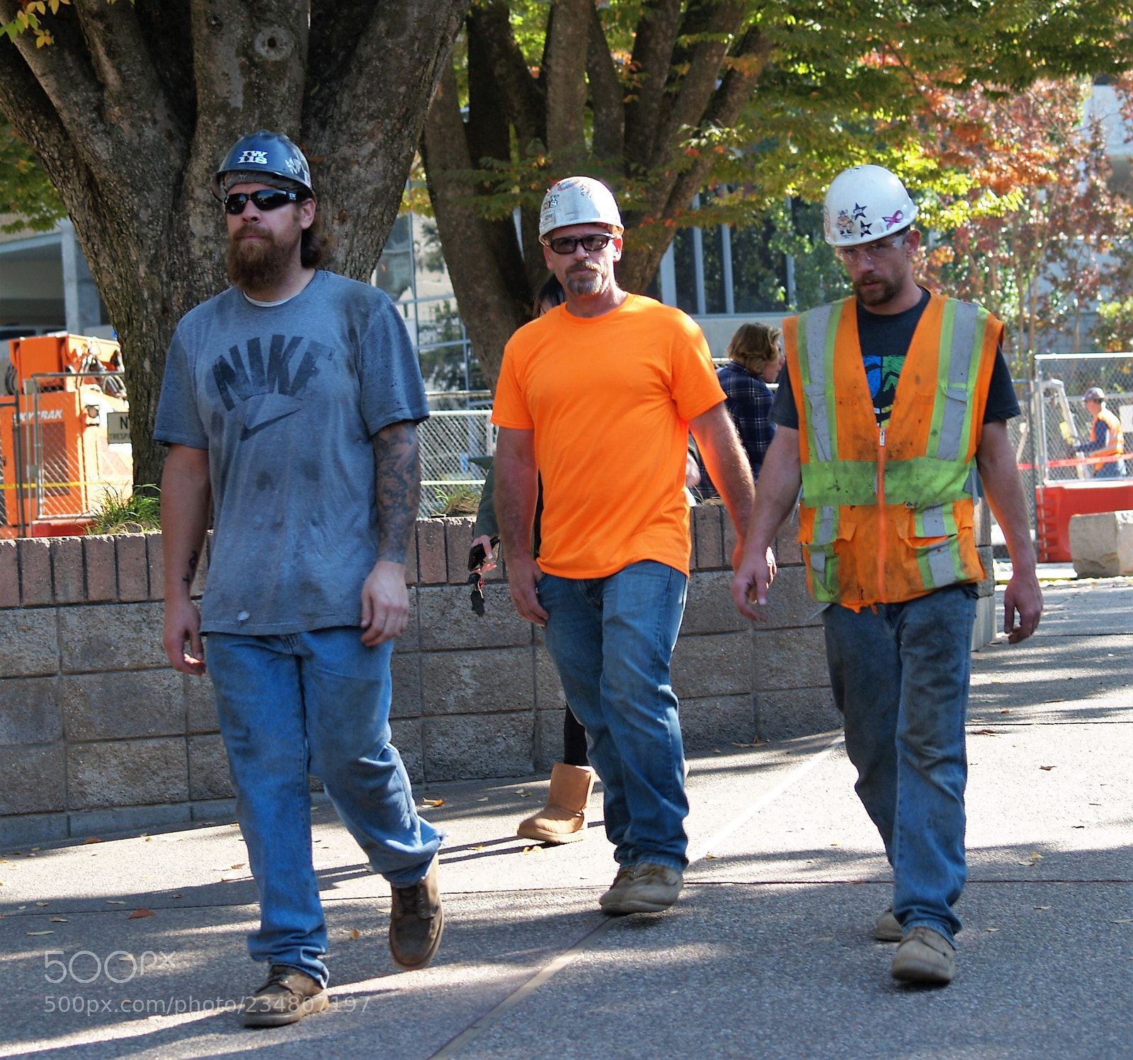 Olympus E-500 (EVOLT E-500) sample photo. 3 men workin' photography