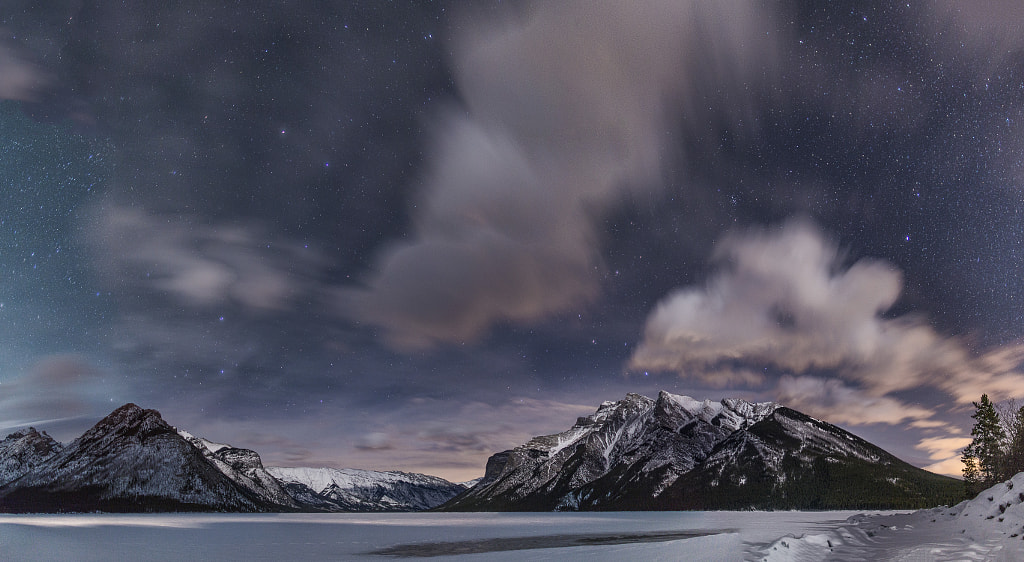 Mt. Girouard and Lake Minnewanka, автор — Richard Gottardo на 500px.com