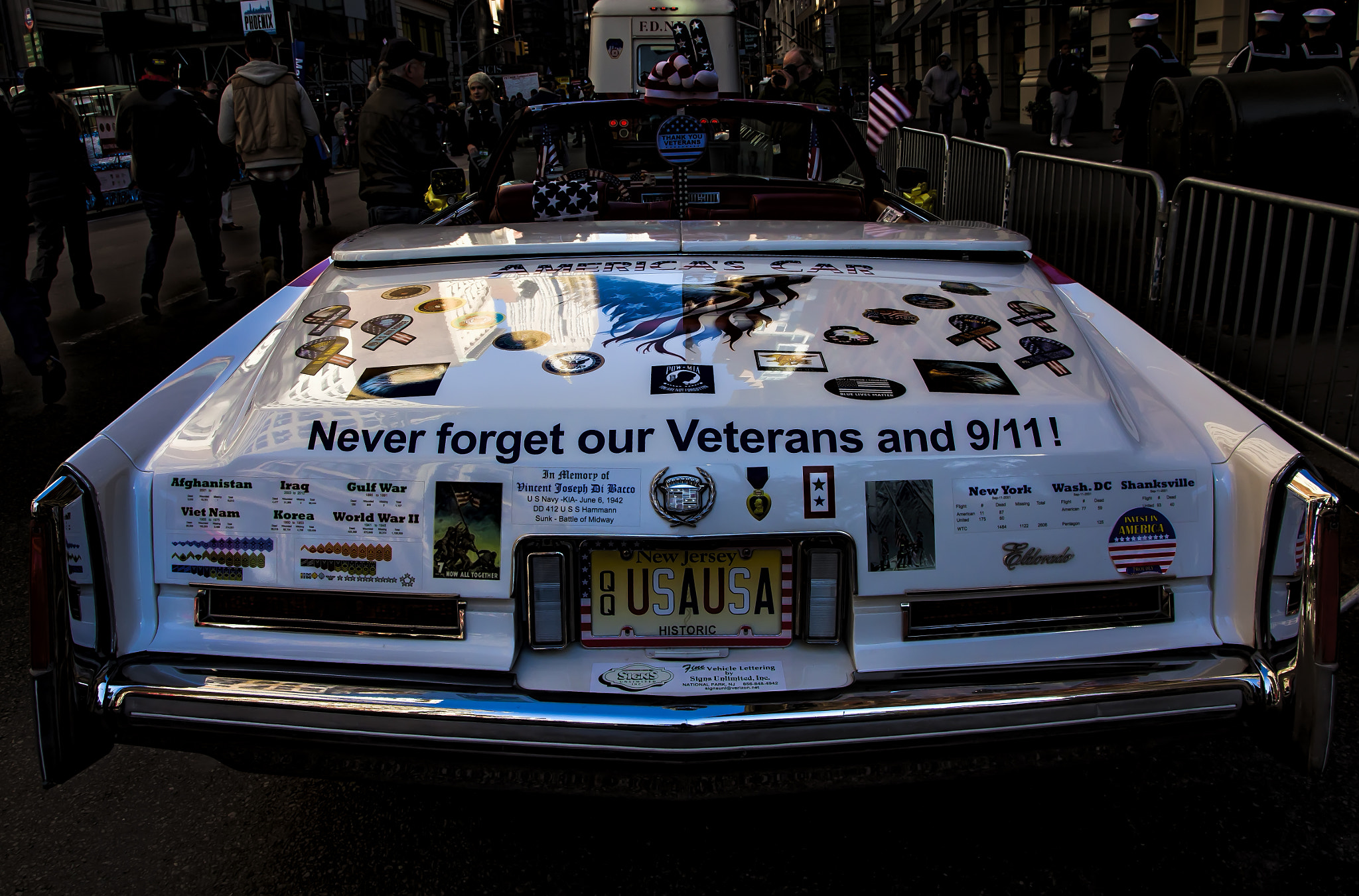 Veterans Day NYC 11_11_17 Car with Patriotic Decorations
