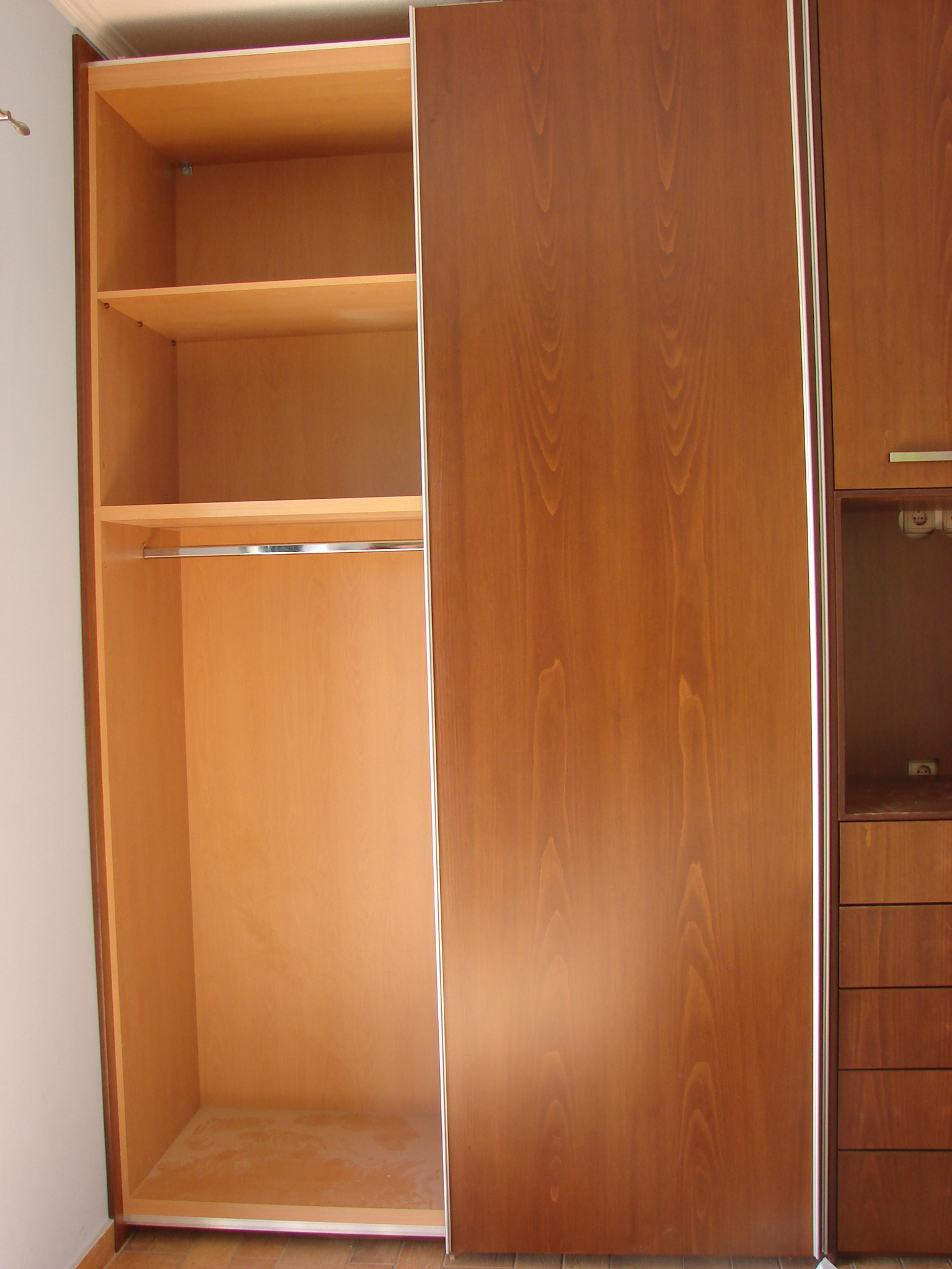 sliding wardrobe