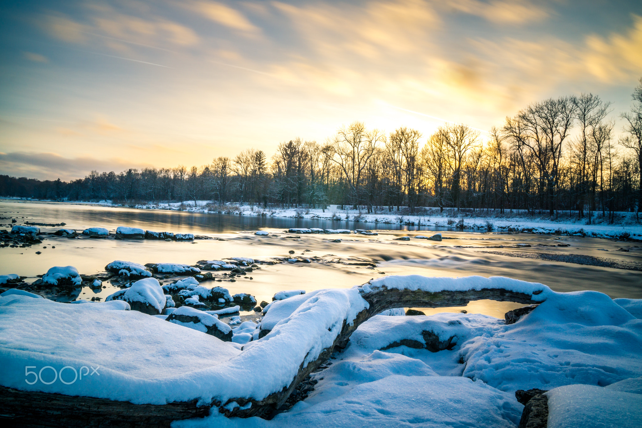 Snow at the isar