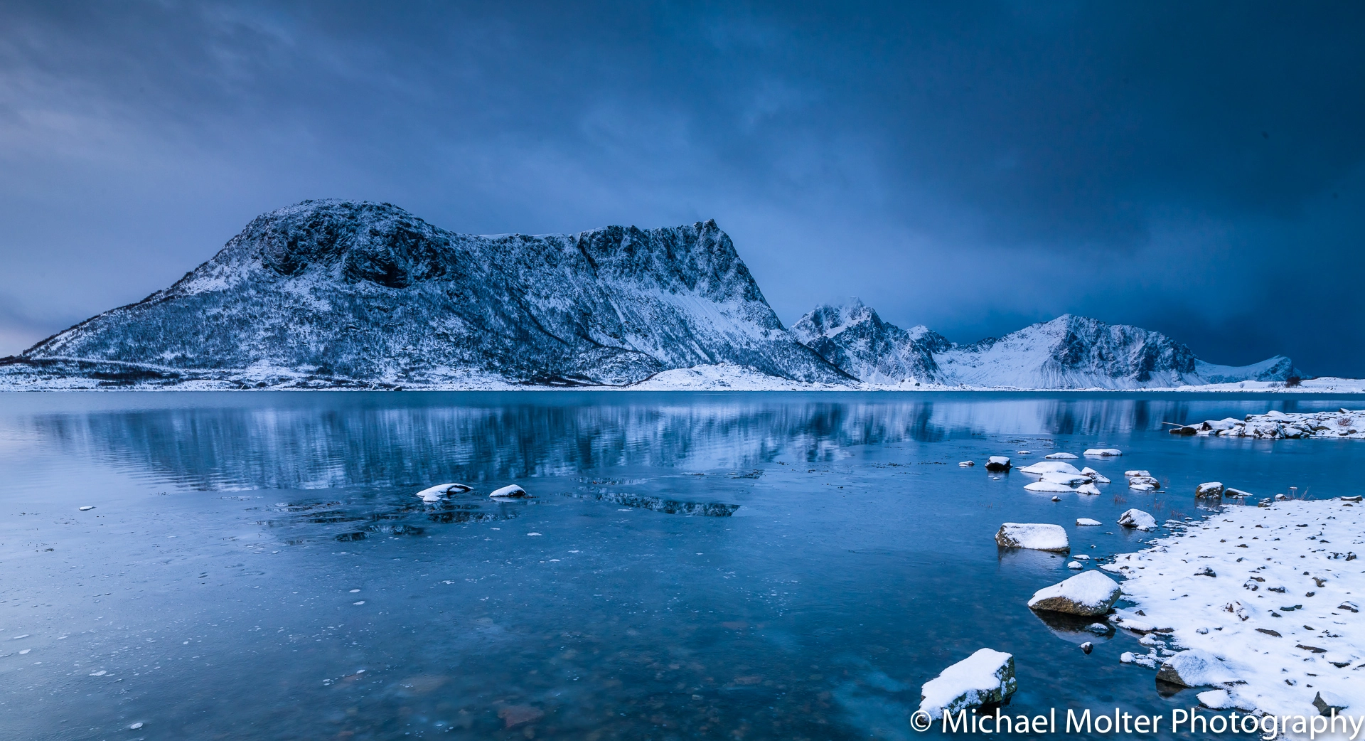 Hasselblad H4D sample photo. "moody blues - mb 1" - vågspollen, lofoten. photography