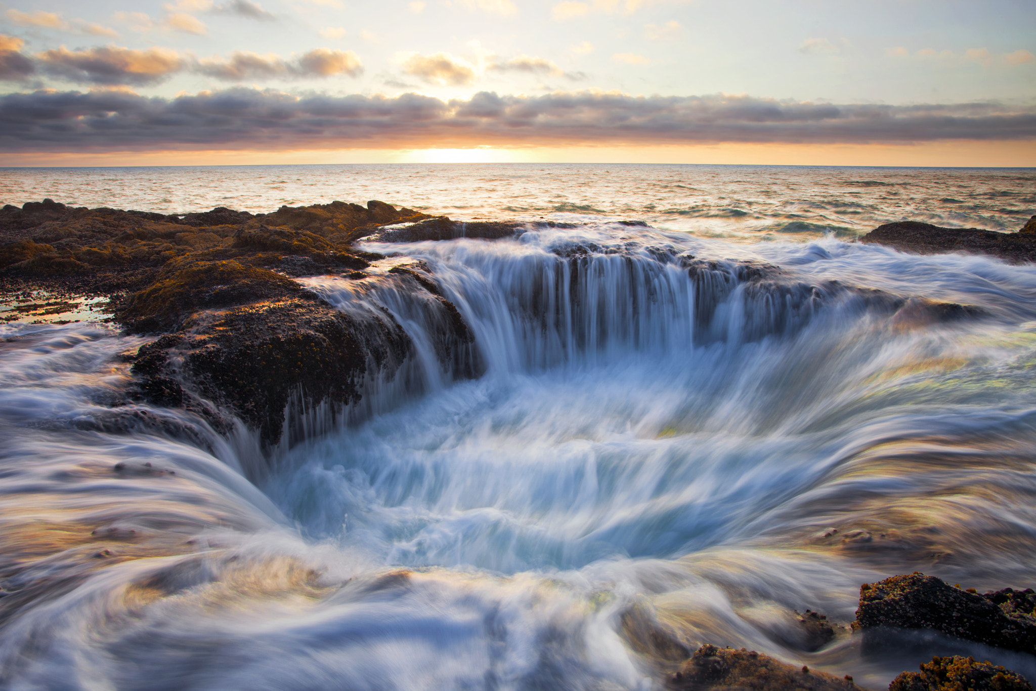 Blowhole along Oregon's coast by Ian Frazier / 500px