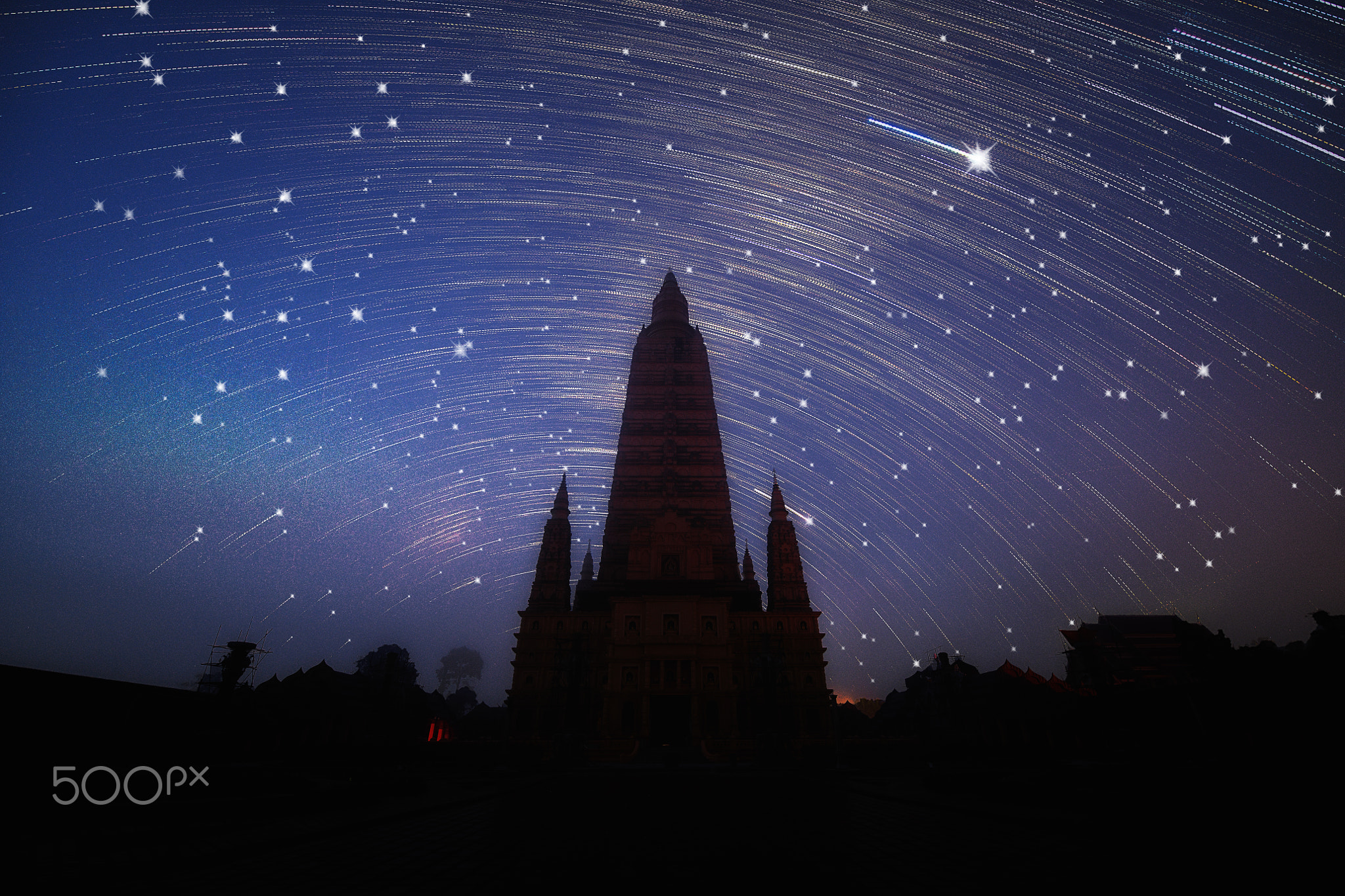 Leonids meteor shower over bang tong temple by Nutkamol Komolvanich | 500px