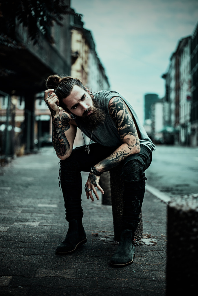 21 Poses to Try When Photographing Men - 500px