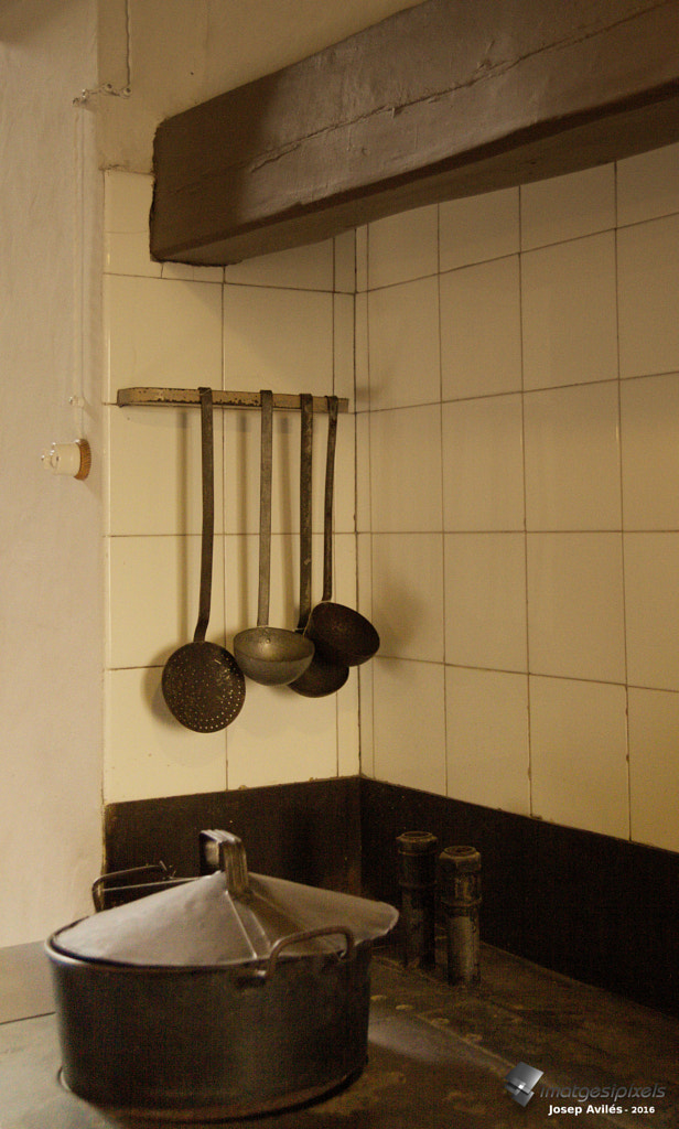 Detall d'estris. Cuina del Monestir