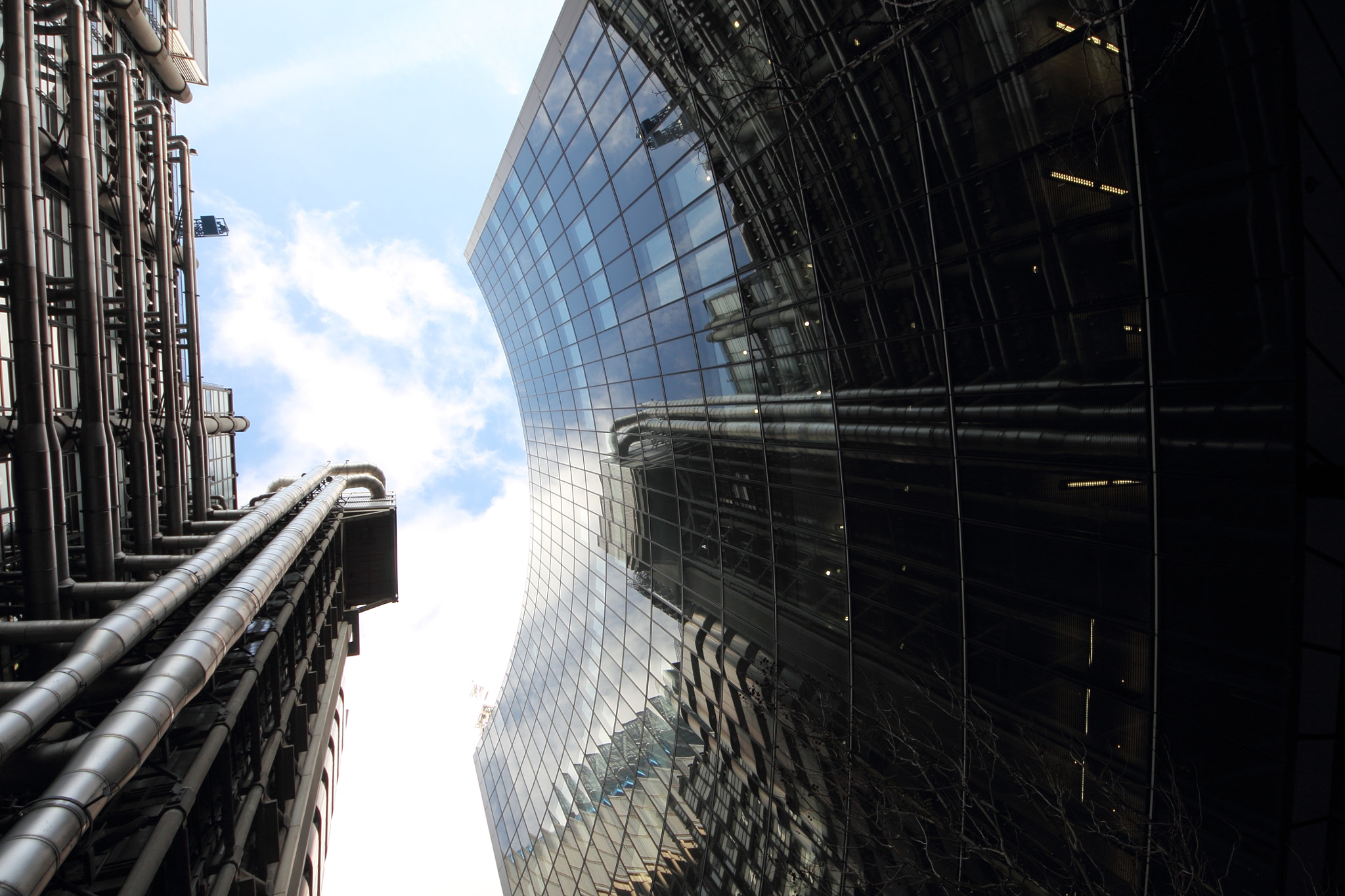 Canon EOS 60D + Sigma 8-16mm F4.5-5.6 DC HSM sample photo. Lloyds building photography