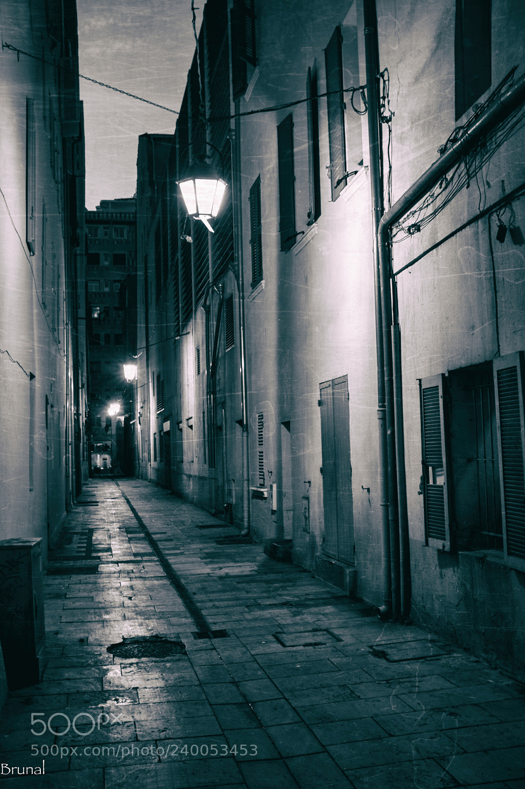 Fujifilm X100S sample photo. Street, downtown old toulon photography