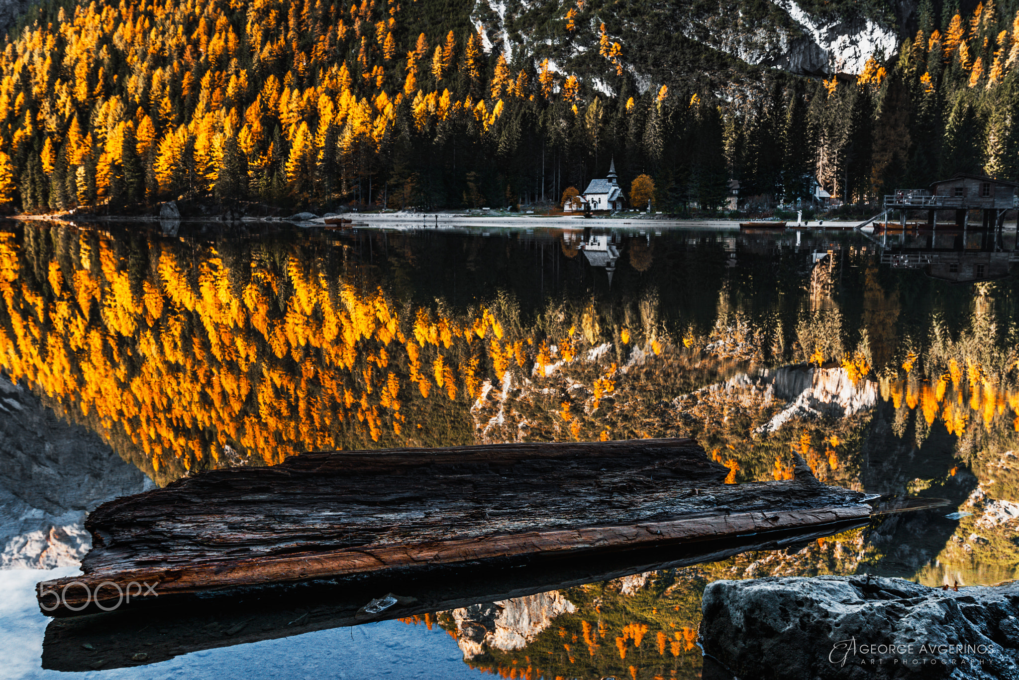 Autumn morning at Lago di Braies