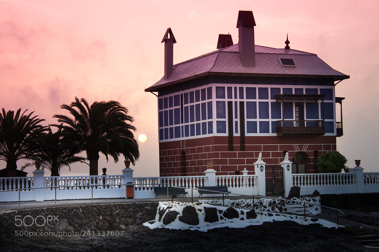 Canon EOS 1200D (EOS Rebel T5 / EOS Kiss X70 / EOS Hi) sample photo. House by the sea photography
