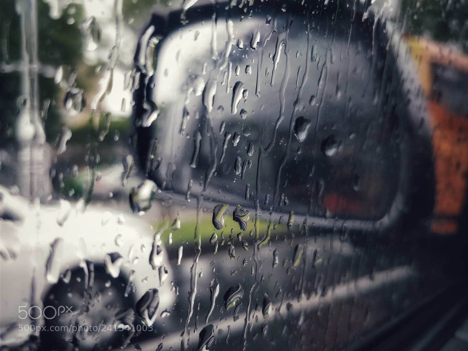 OnePlus 5 sample photo. Rainy photography