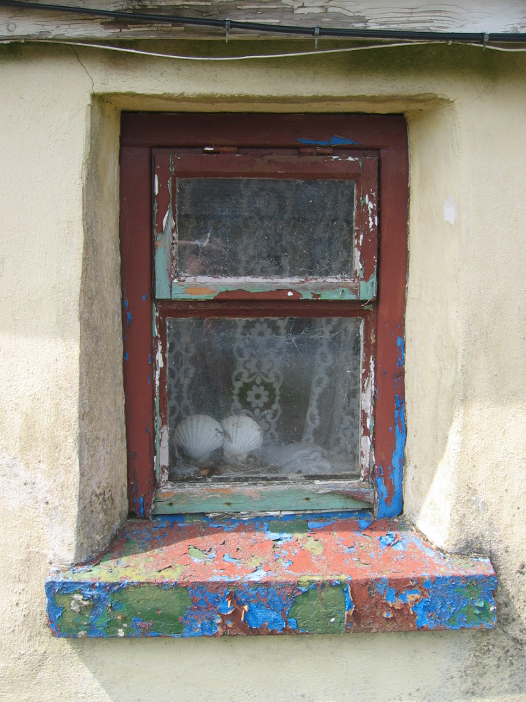 Canon DIGITAL IXUS 430 sample photo. Peeling paint on an old irish cottage window photography