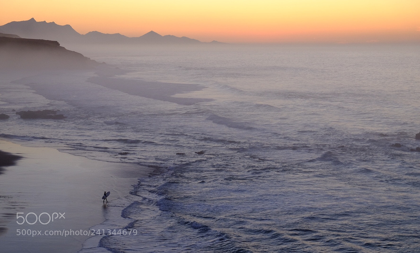 Fujifilm X-T10 sample photo. The lonely surfer photography