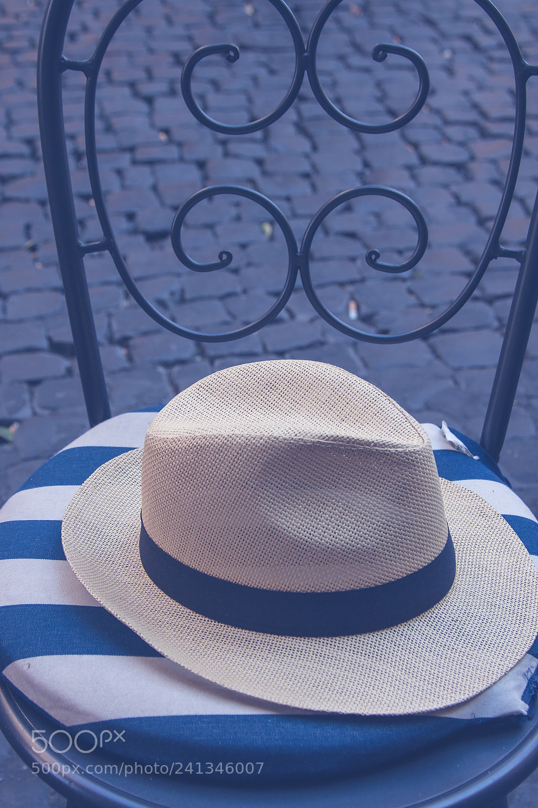 Canon EOS 50D sample photo. Wicker hat on an photography