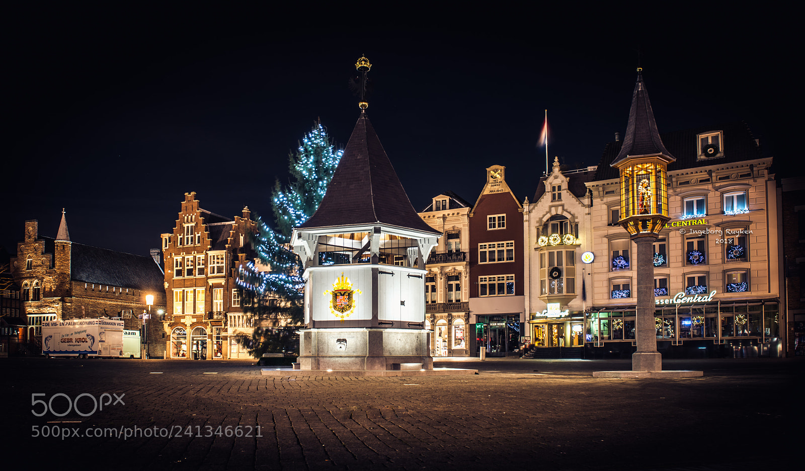 Nikon D800 sample photo. 's-hertogenbosch: de markt photography