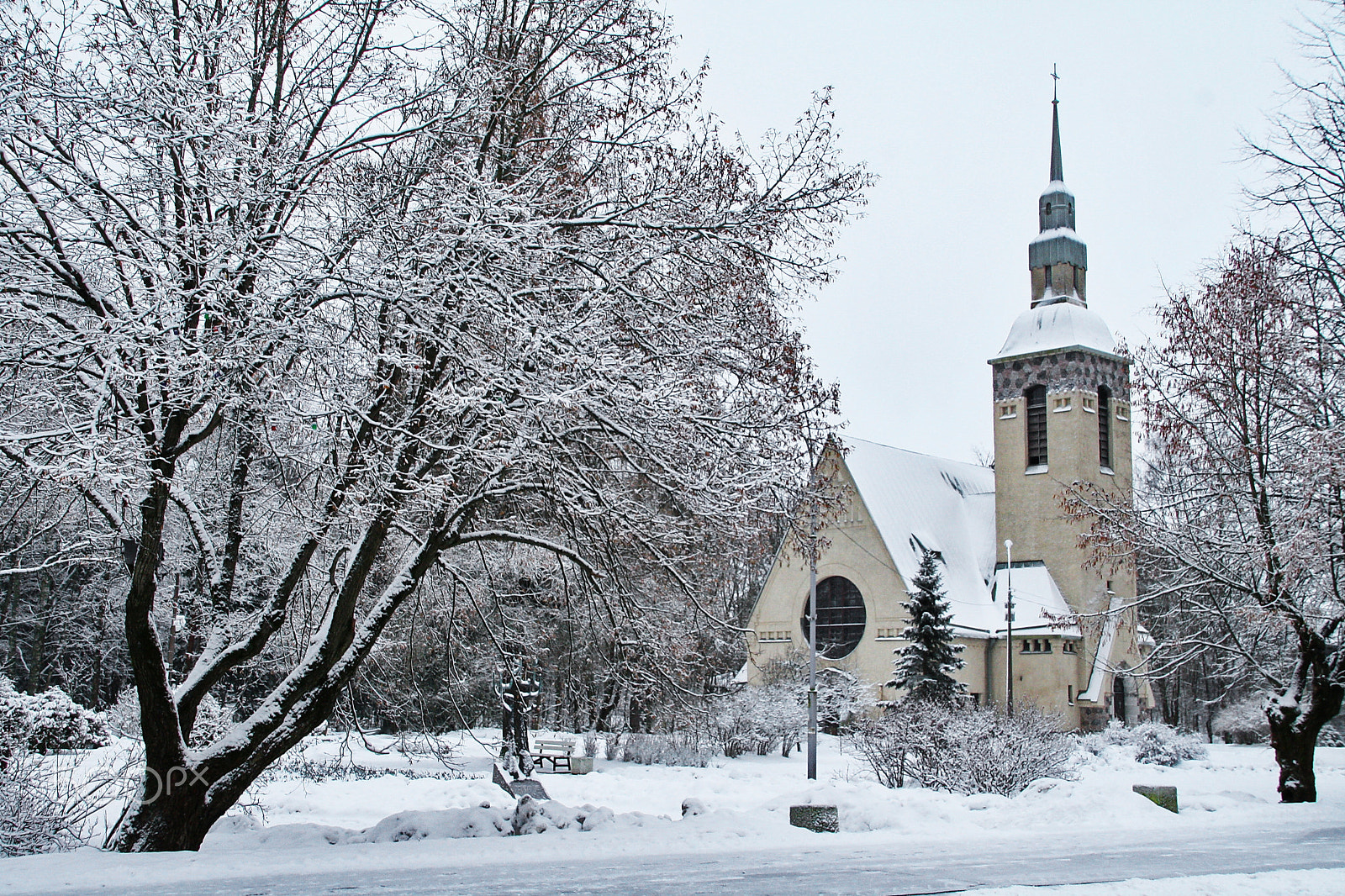 Canon EOS 1000D (EOS Digital Rebel XS / EOS Kiss F) sample photo. Lutheran church of the transfiguration photography