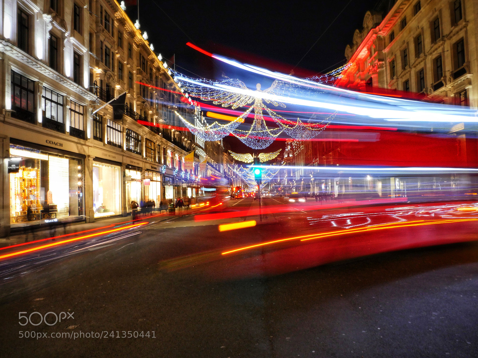 Panasonic Lumix DMC-GX8 sample photo. Red bus passing regent photography