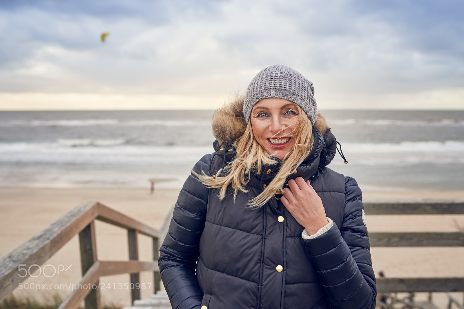 Nikon D800 sample photo. Middle-aged woman braving a photography