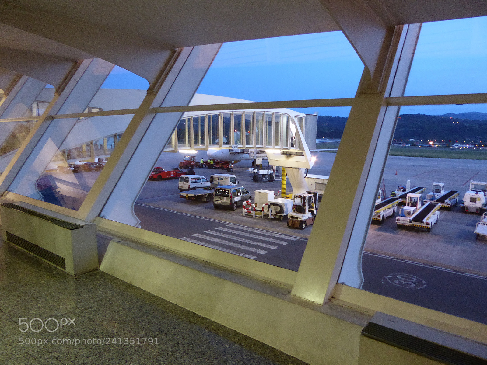Panasonic Lumix DMC-ZS50 (Lumix DMC-TZ70) sample photo. Aeropuerto photography