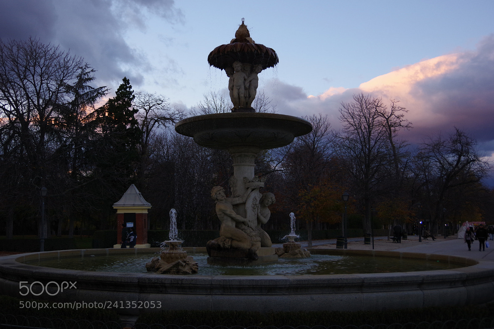 Pentax K-70 sample photo. Fountain in park retiro photography