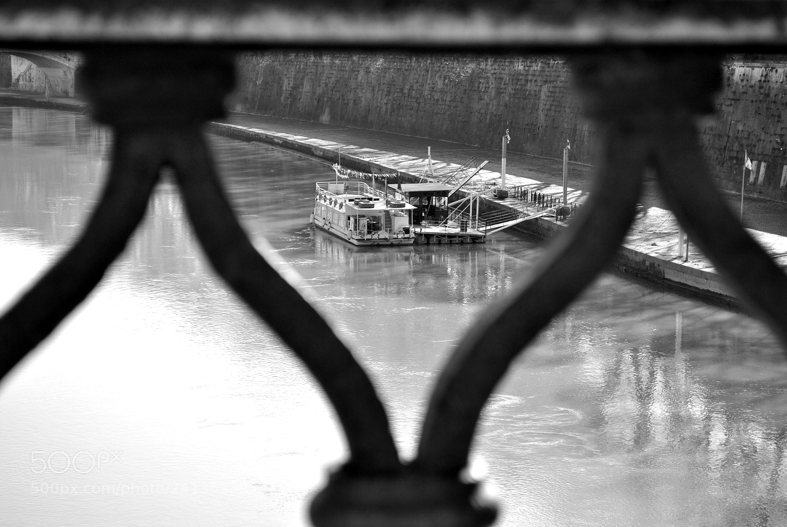 Nikon D3000 sample photo. When in rome photography