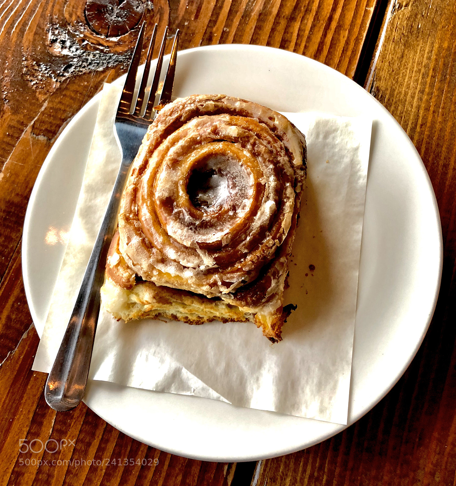 Apple iPhone 8 sample photo. Cinnamon roll photography