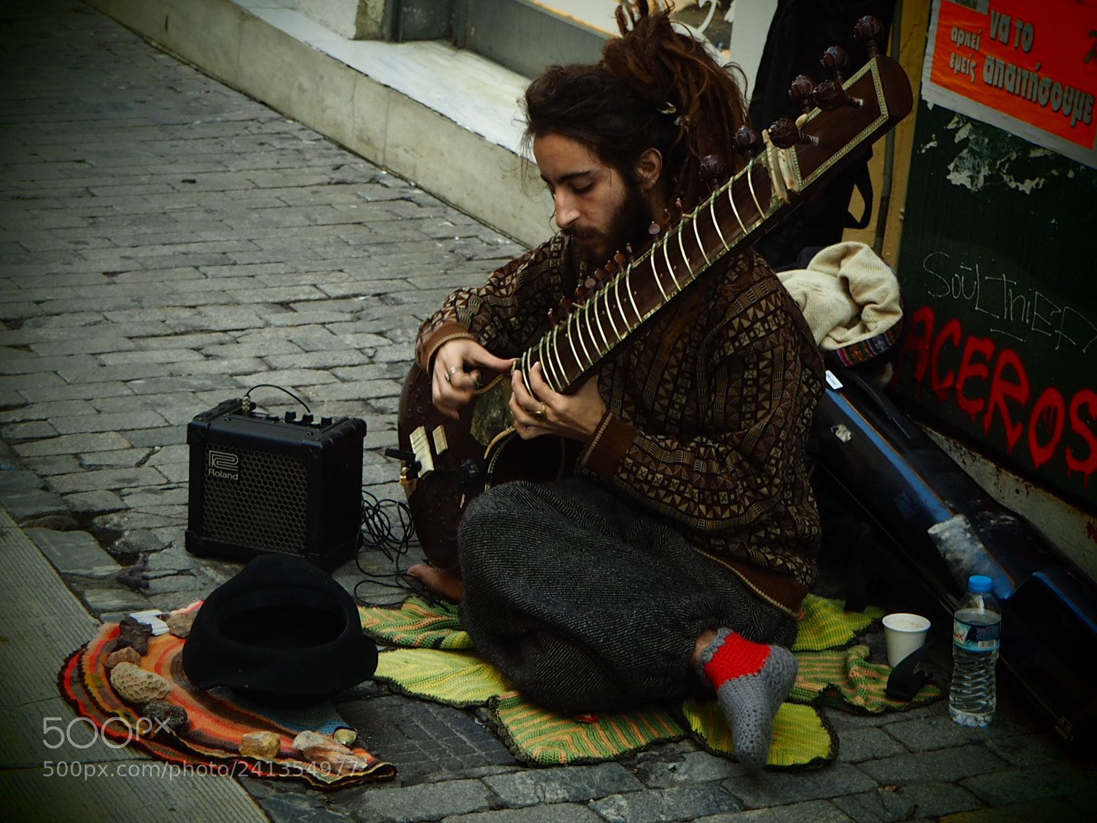 Olympus OM-D E-M10 II sample photo. Street performer photography