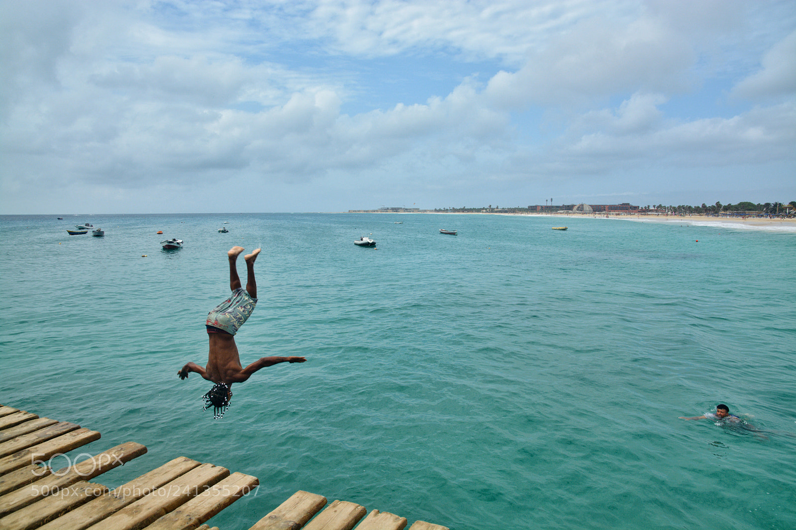 Nikon D7100 sample photo. “up side down” photography