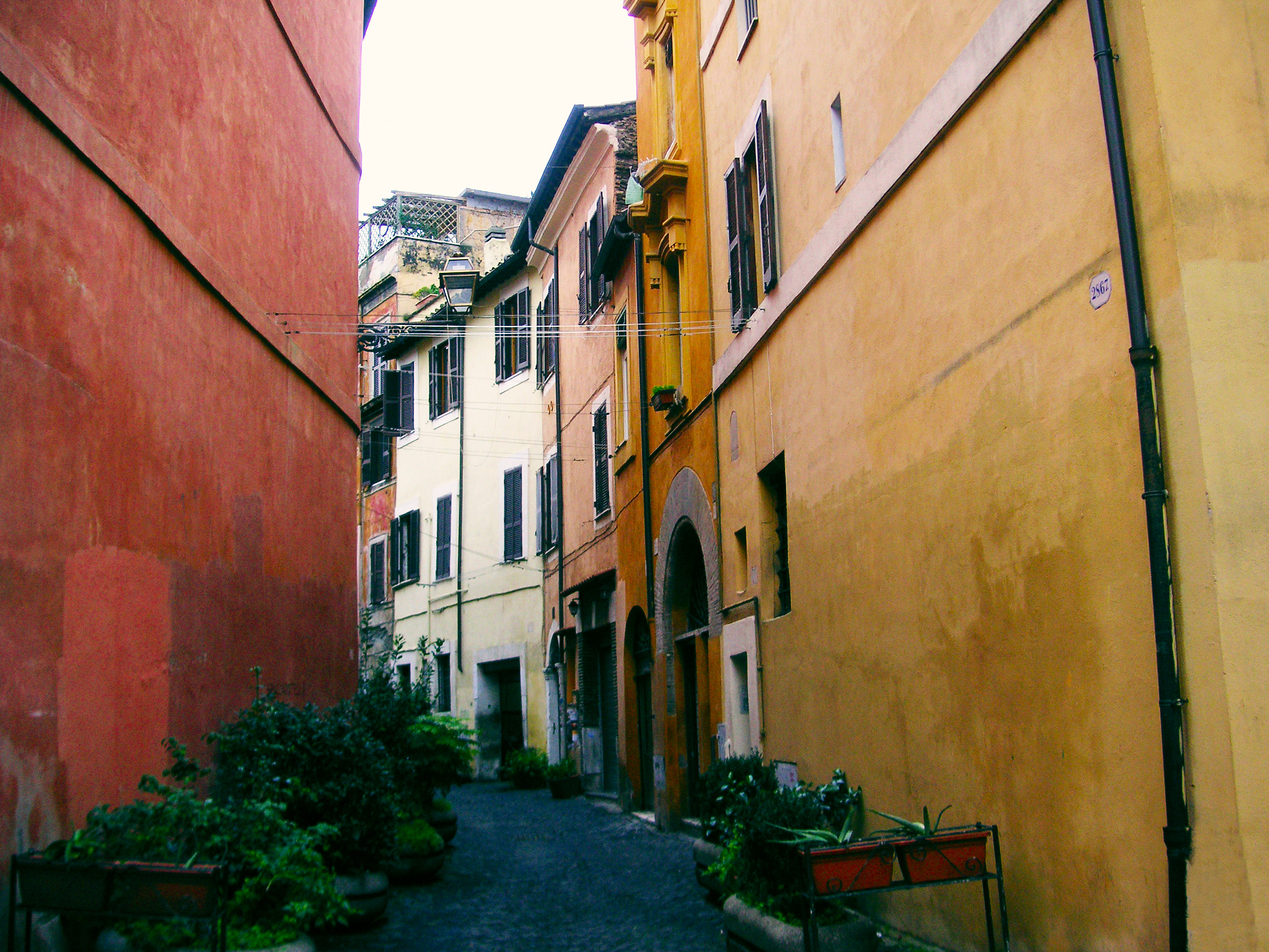 KONICA MINOLTA DiMAGE X50 sample photo. Calle. trastevere roma photography