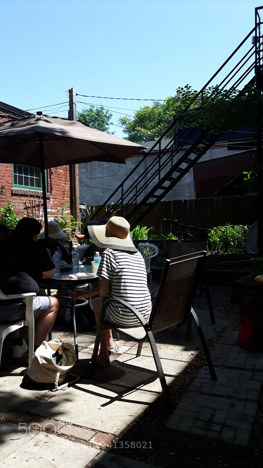 Samsung Galaxy S5 Neo sample photo. Sun hat photography