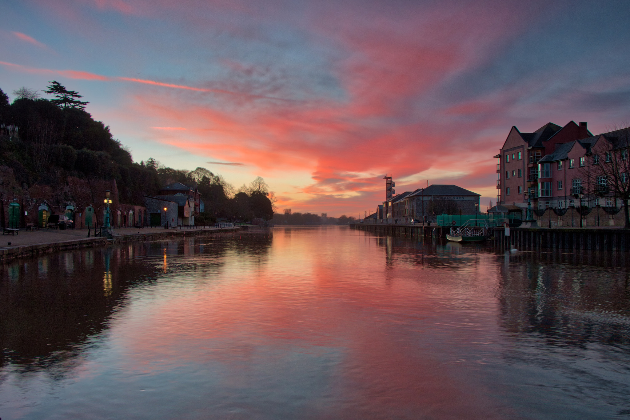 Canon EOS 70D + Canon EF-S 18-135mm F3.5-5.6 IS USM sample photo. Red sunrise at exeter quay photography