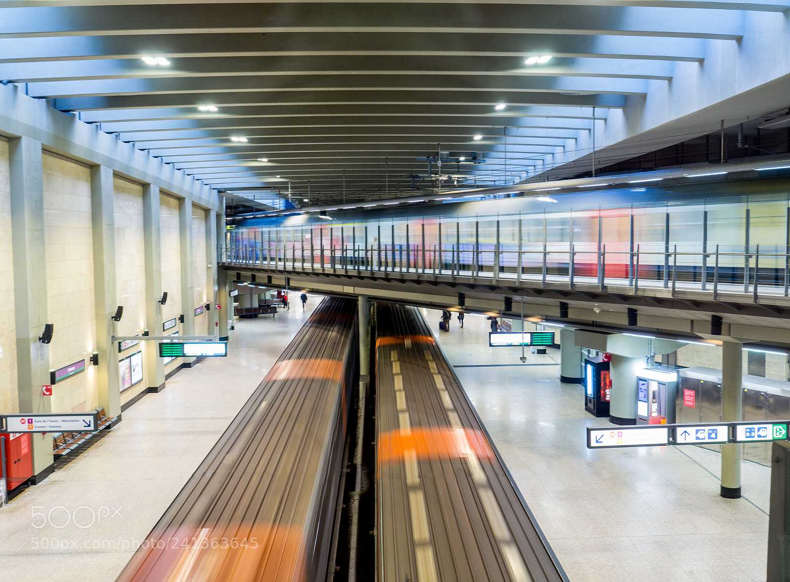 Olympus OM-D E-M10 II sample photo. Subways and train in photography