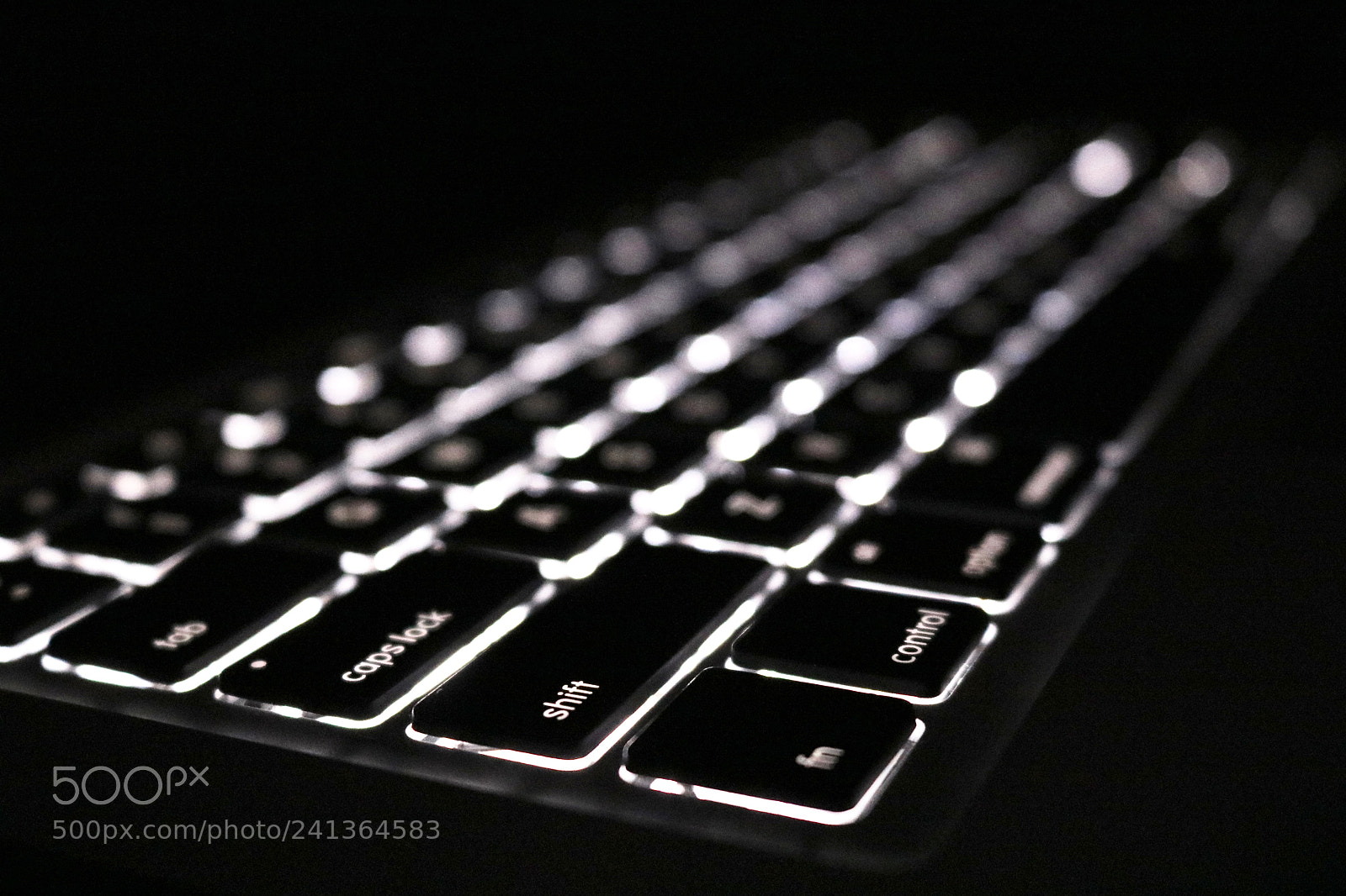 Canon EOS 750D (EOS Rebel T6i / EOS Kiss X8i) sample photo. Keyboard photography