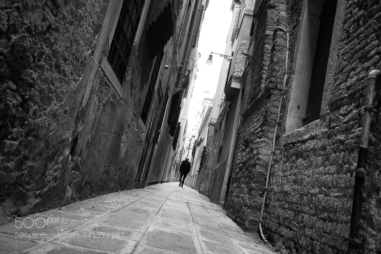 Fujifilm X70 sample photo. Venice alleys photography