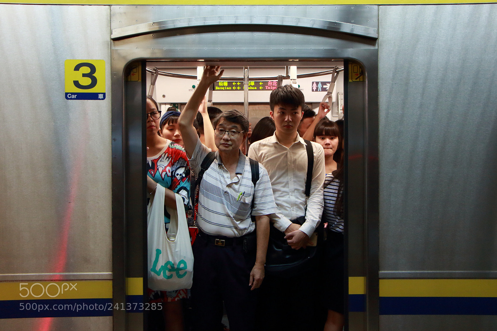 Canon EOS 650D (EOS Rebel T4i / EOS Kiss X6i) sample photo. #commuters photography