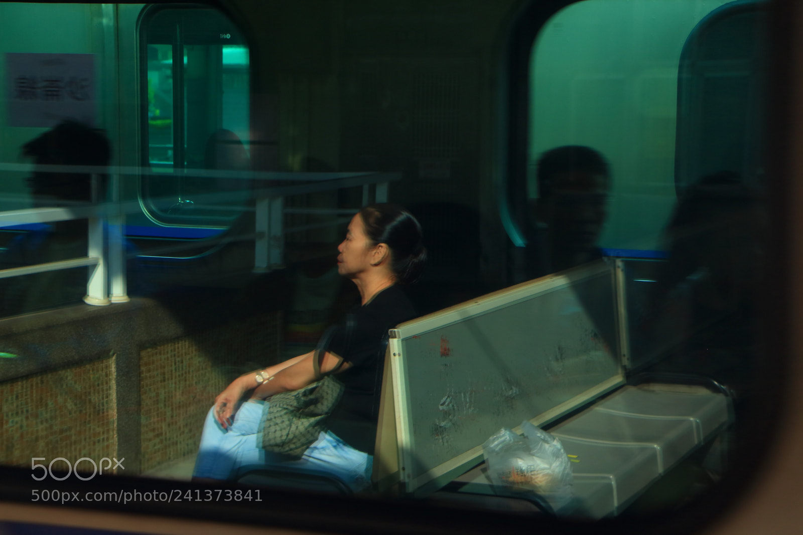 Canon EOS 650D (EOS Rebel T4i / EOS Kiss X6i) sample photo. #commuters photography