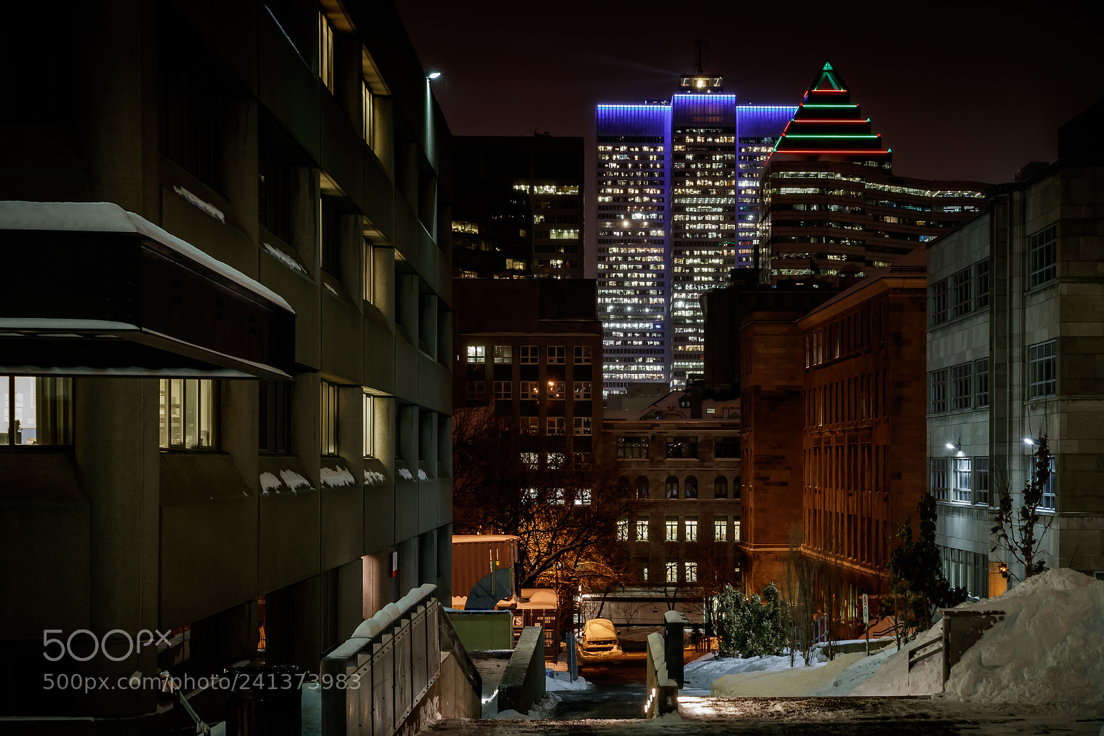 Canon EOS 77D (EOS 9000D / EOS 770D) sample photo. The night campus photography